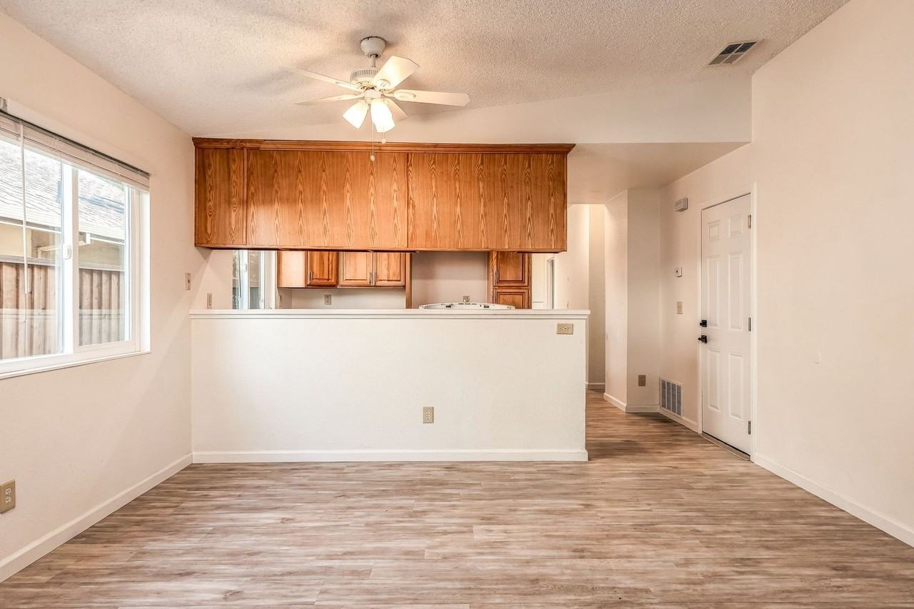 2260 Freya Dr - Photo 6 of 25