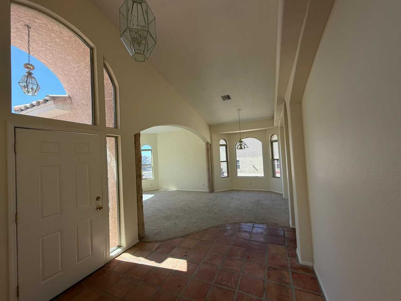 3205 Locust Blvd - Photo 5 of 39