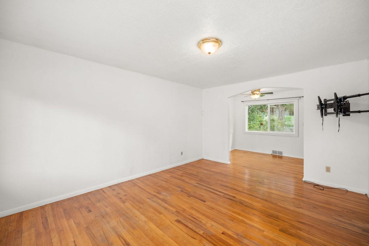 3808 E 12th Ave - Photo 3 of 27