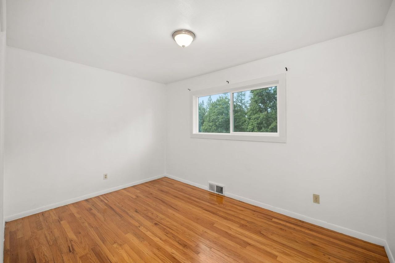3808 E 12th Ave - Photo 6 of 27