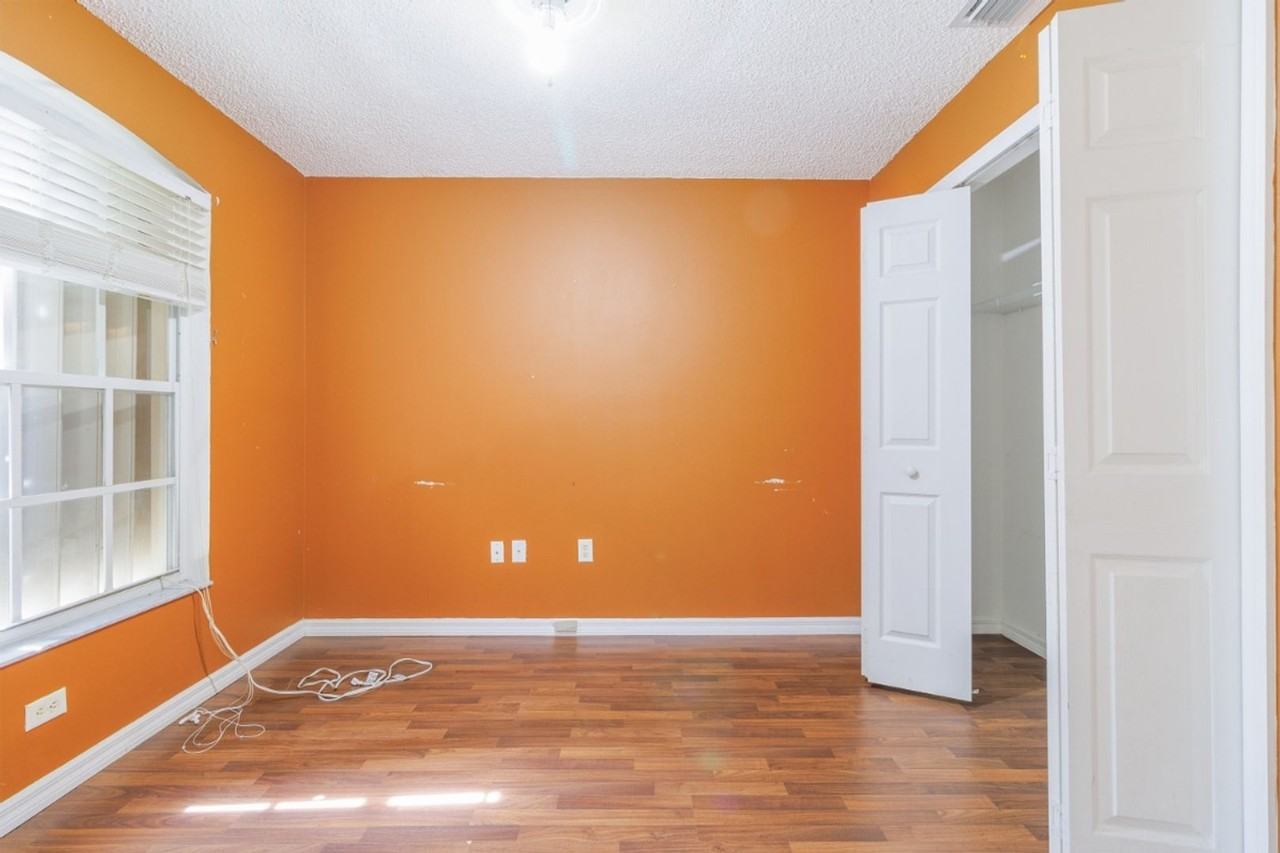 1515 Nona St Ne - Photo 3 of 24