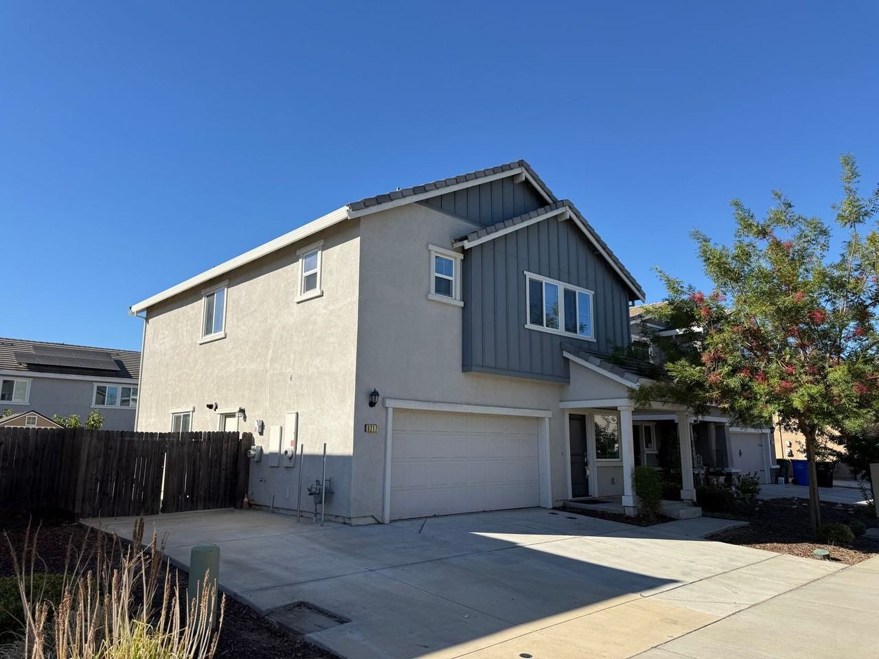 8217 Kossum Way - Photo 2 of 19