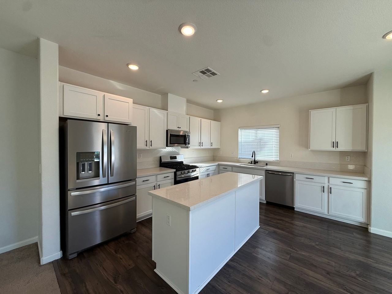 8217 Kossum Way - Photo 3 of 19