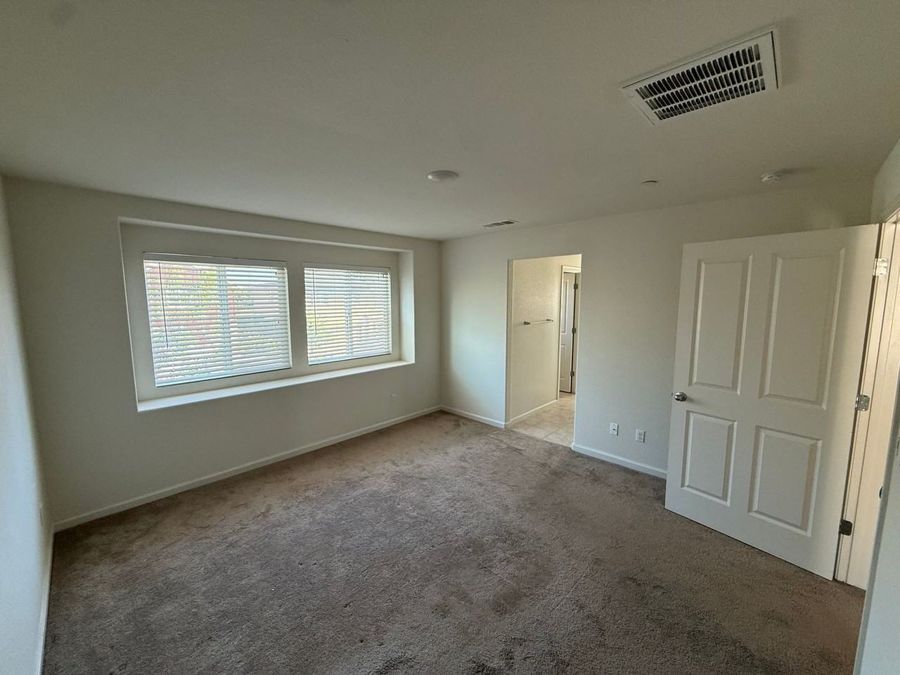 8217 Kossum Way - Photo 6 of 19