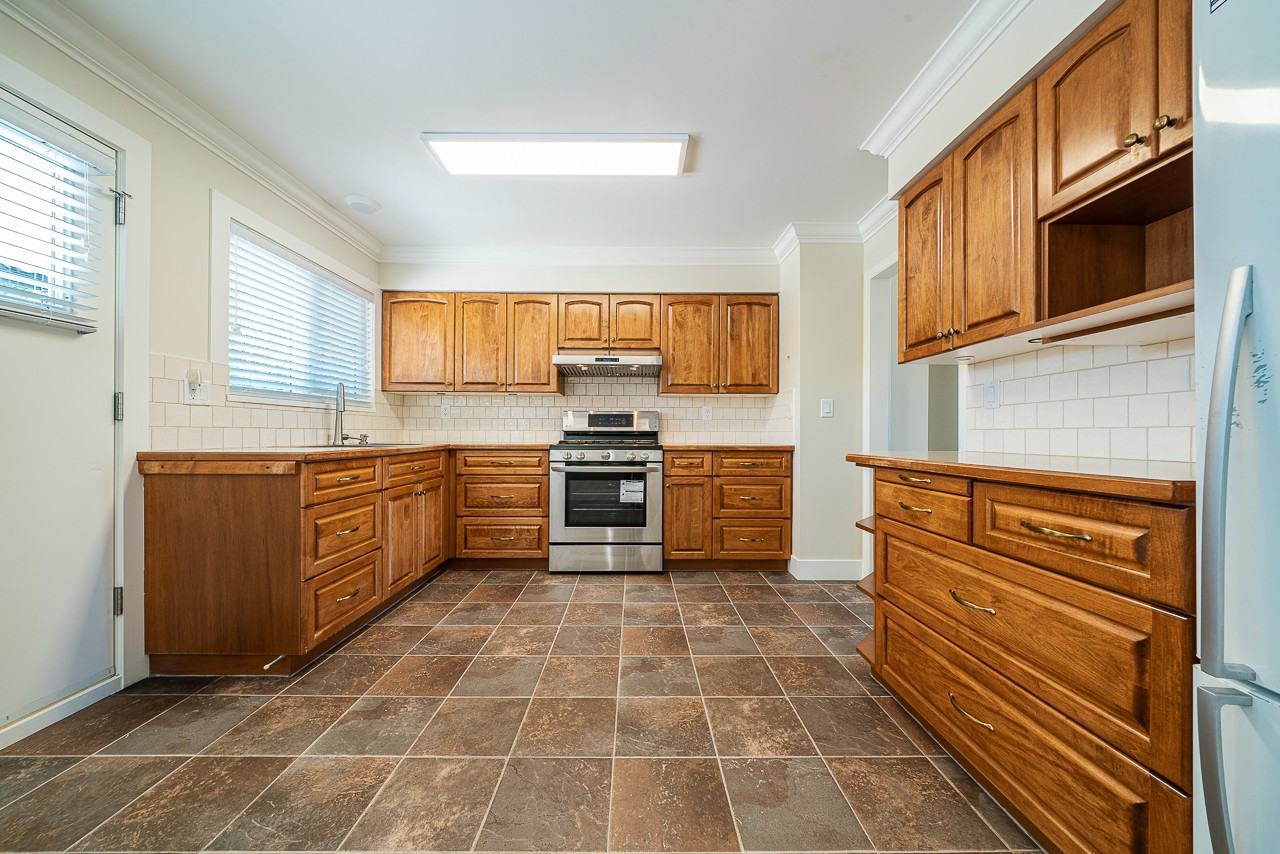 14778 106 Avenue - Photo 5 of 19