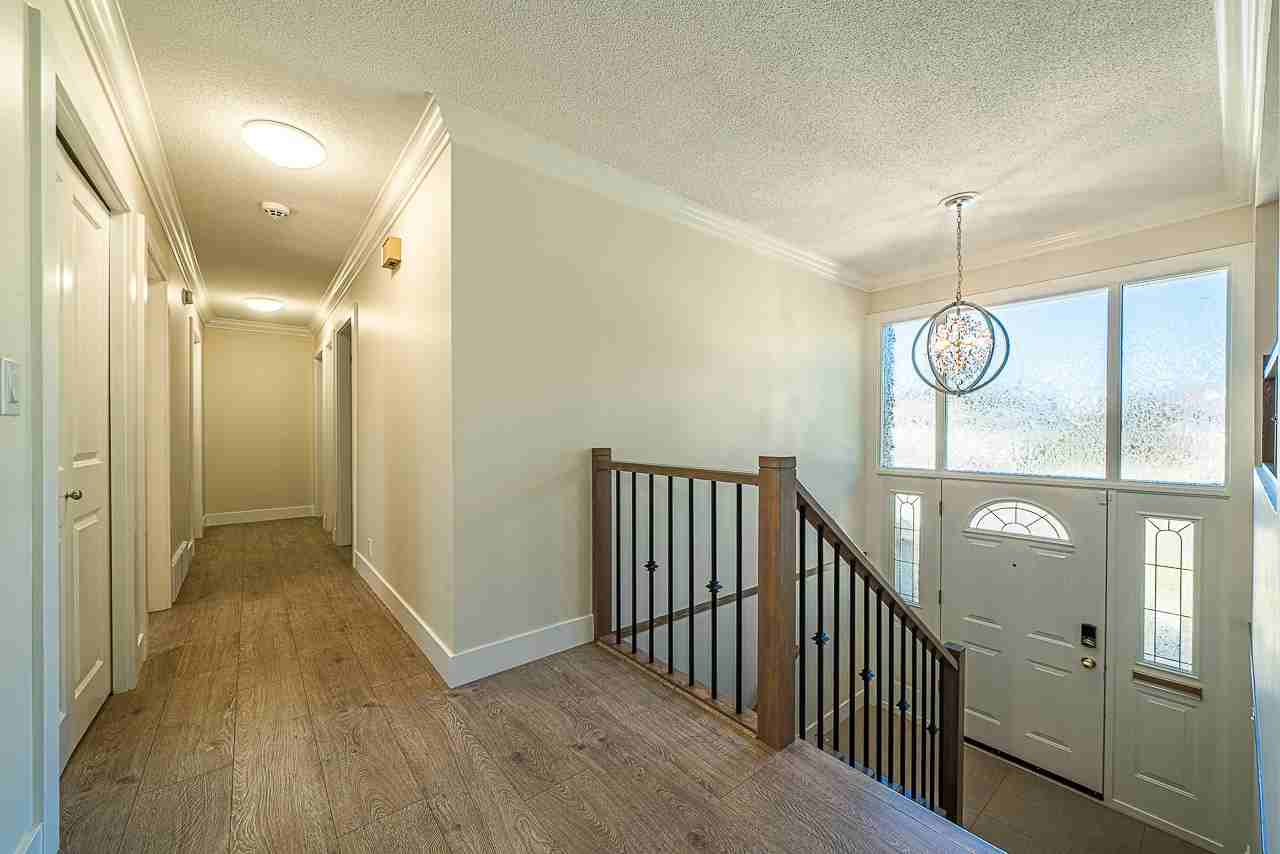 14778 106 Avenue - Photo 4 of 19