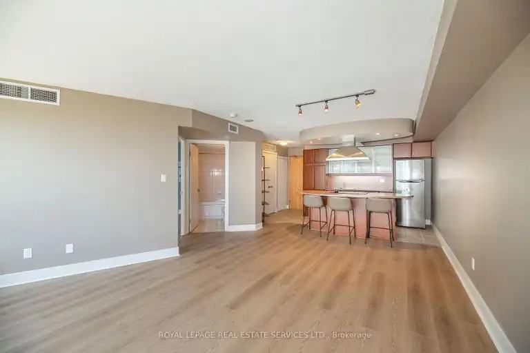 550 Queens Quay W #707 - Photo 4 of 10