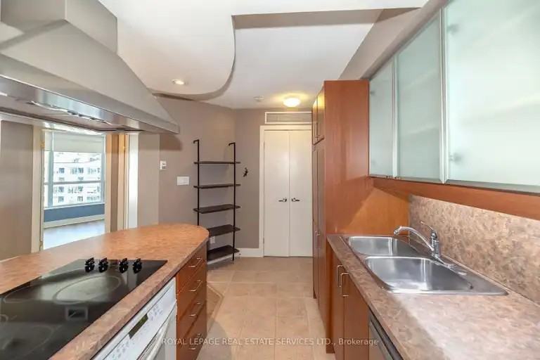 550 Queens Quay W #707 - Photo 5 of 10