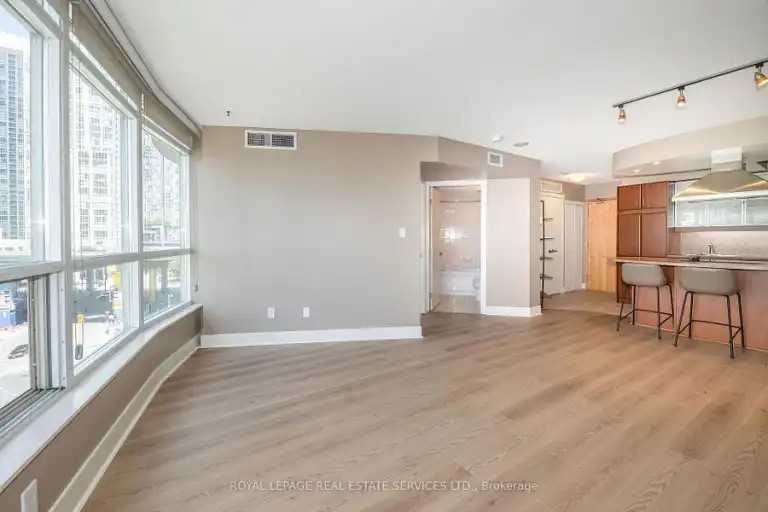 550 Queens Quay W #707 - Photo 6 of 10