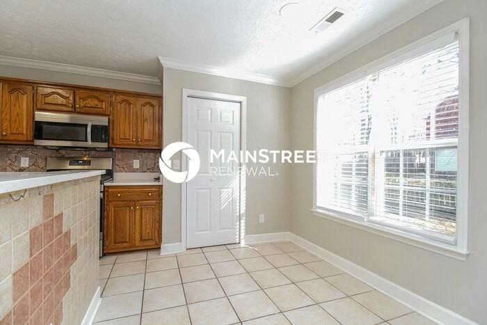 303 Shadowood Dr - Photo 6 of 17