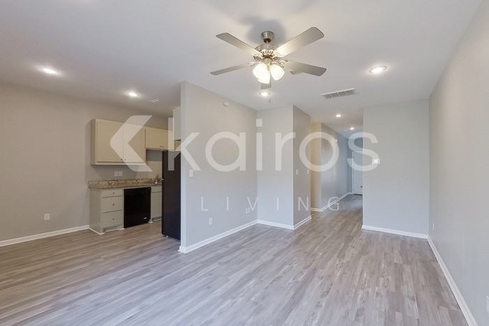 2118 Wilson Rd #B - Photo 4 of 20