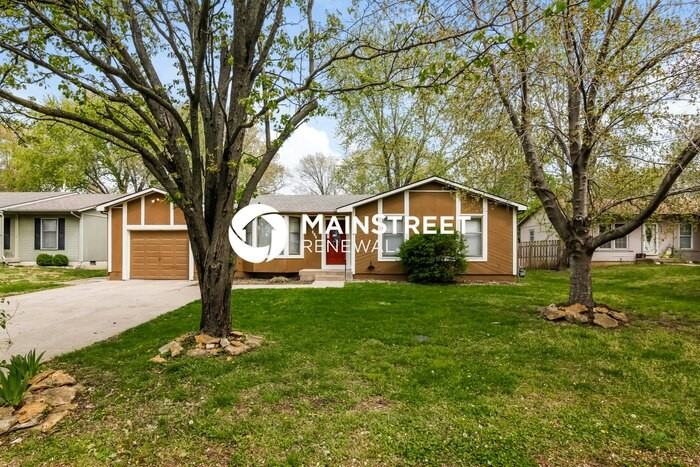 804 E Wabash St - Photo 2 of 14