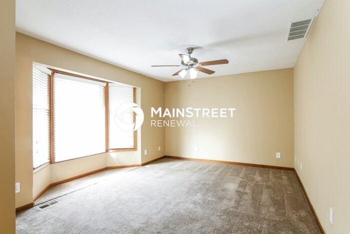 804 E Wabash St - Photo 3 of 14