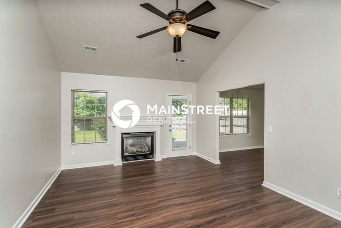 4129 Lakeside Dr - Photo 4 of 16