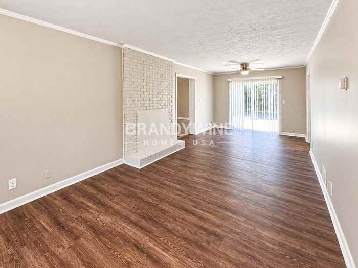 3073 Cobb Trl - Photo 4 of 21