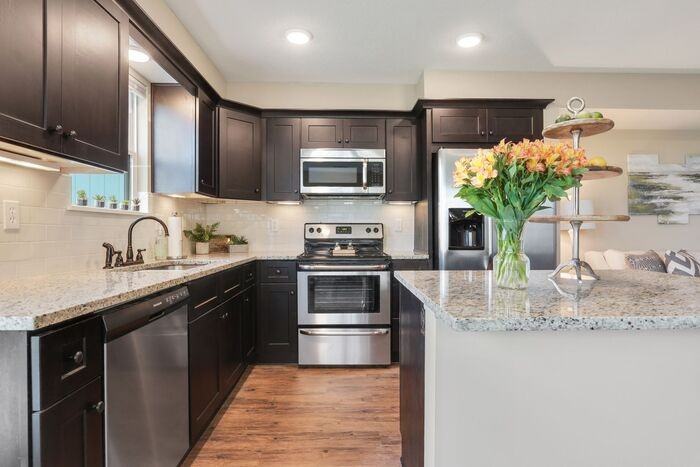 9304 N Main St - Photo 3 of 45