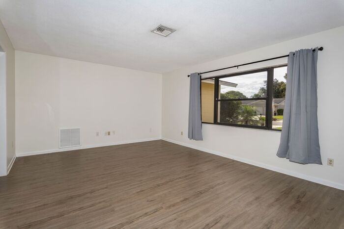 408 London Rd - Photo 4 of 27
