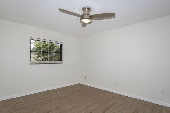 408 London Rd - Photo 7 of 27
