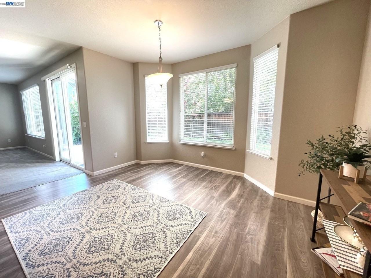 1250 Picadilly Ln - Photo 4 of 22