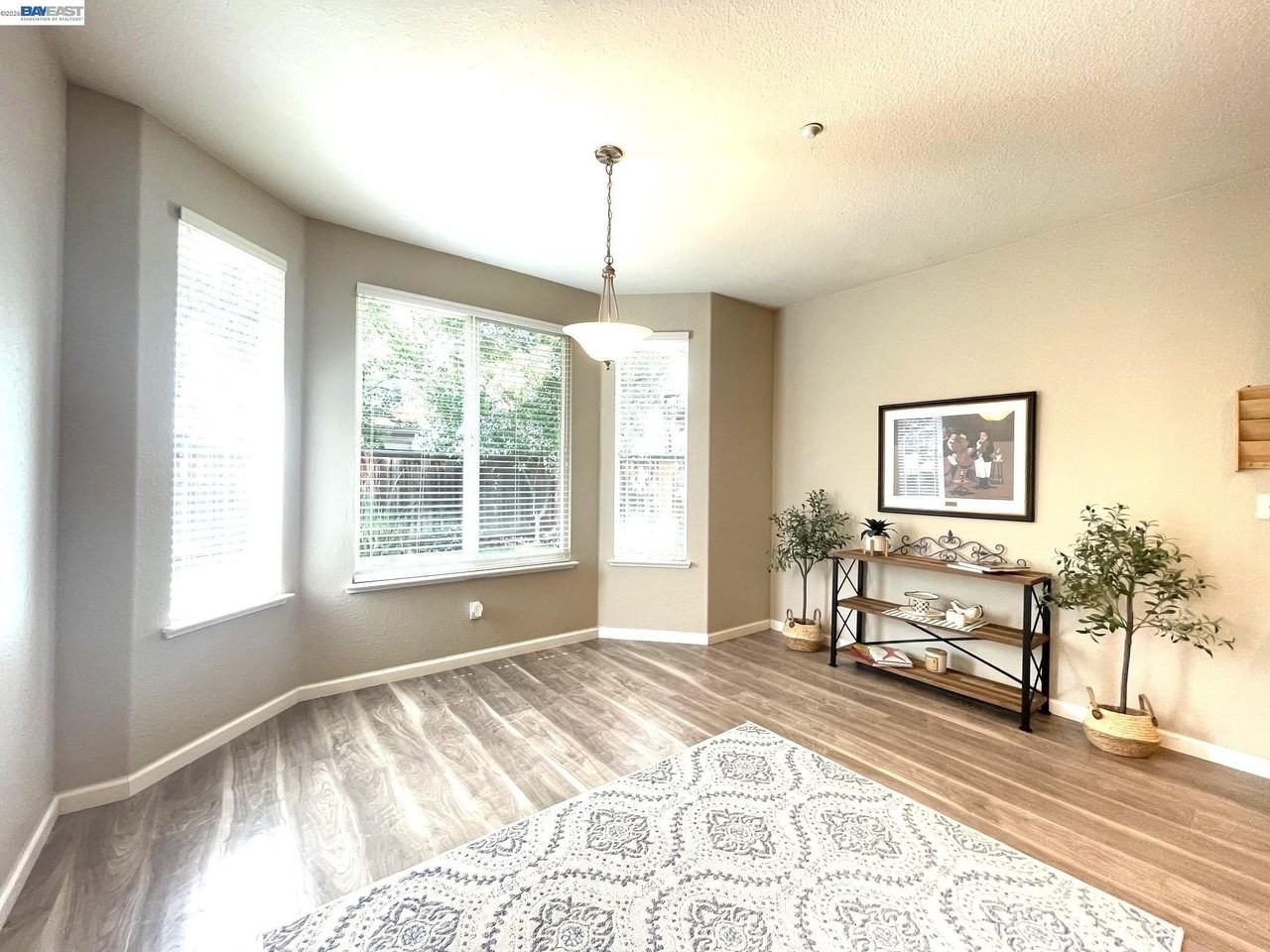 1250 Picadilly Ln - Photo 5 of 22