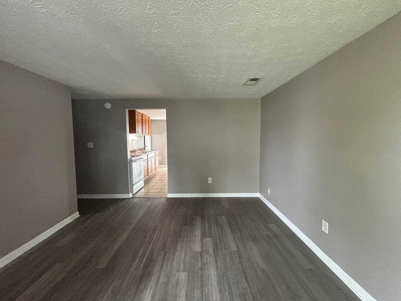 903 Breathitt Ave - Photo 3 of 11