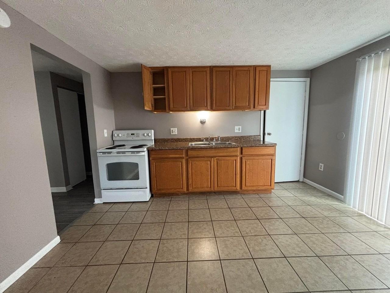 903 Breathitt Ave - Photo 5 of 11
