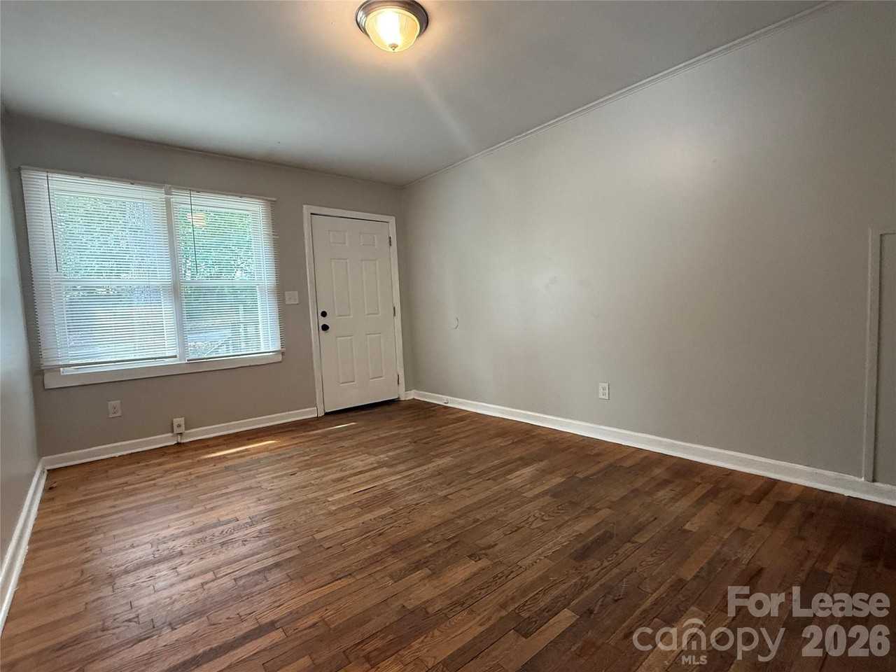 102 E Bradley St - Photo 5 of 19
