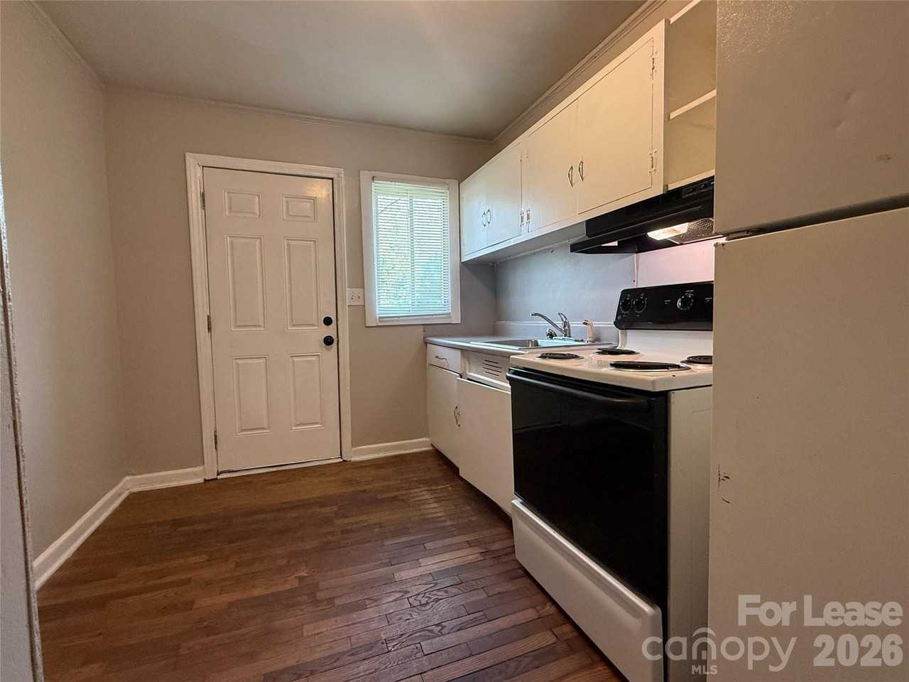 102 E Bradley St - Photo 6 of 19
