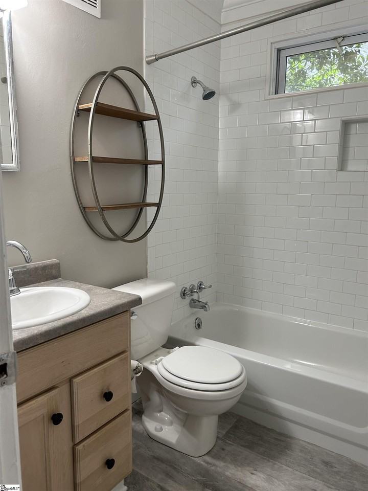 5 Whitsett St #1 - Photo 4 of 10