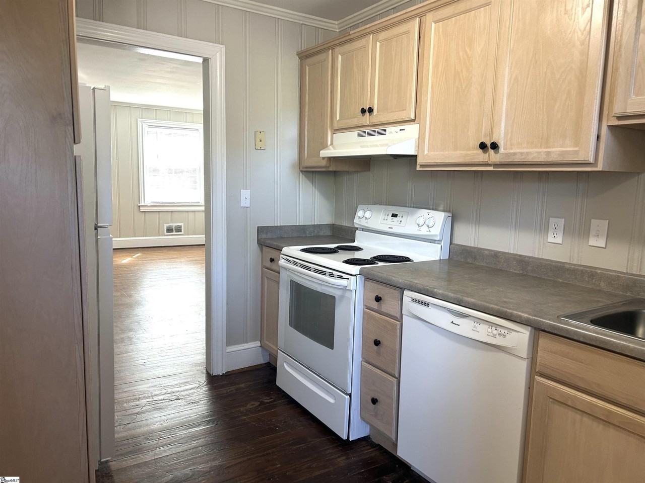 5 Whitsett St #1 - Photo 6 of 10
