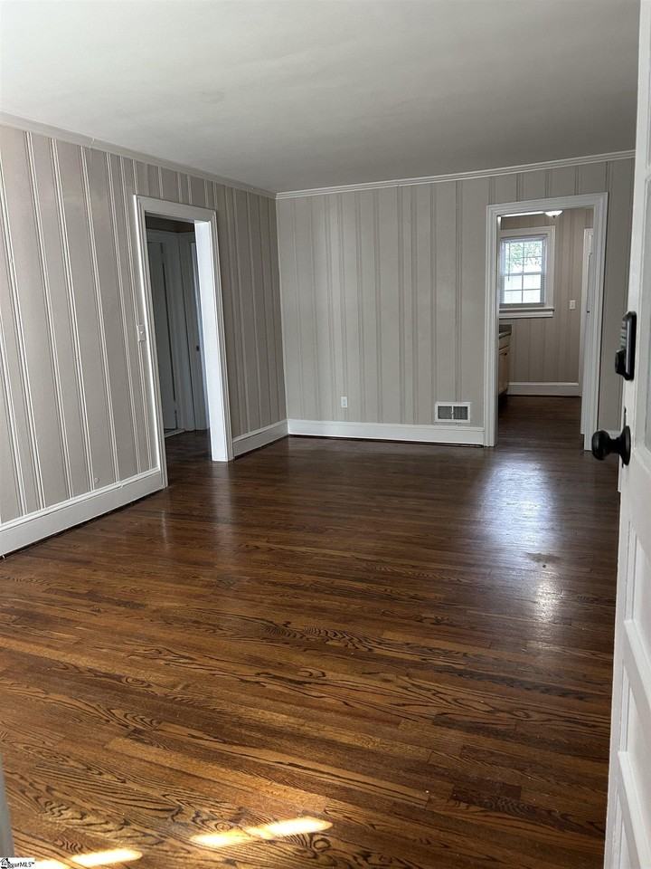 5 Whitsett St #1 - Photo 7 of 10