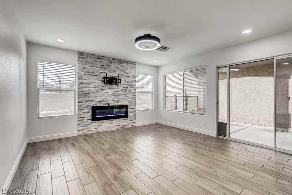 1601 Vespertina Ct - Photo 4 of 31