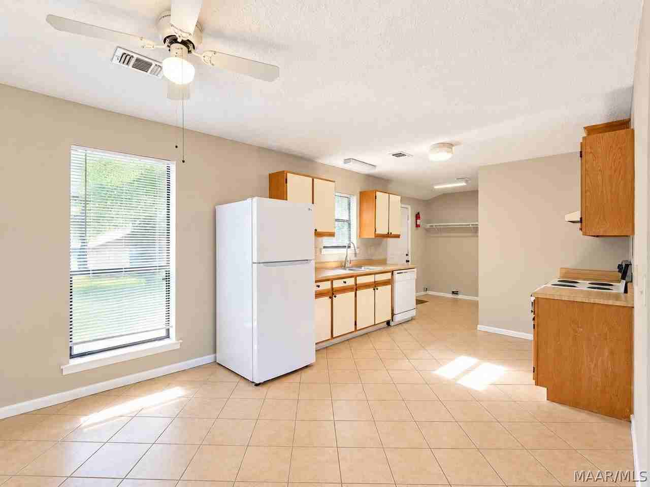 71 Maple St - Photo 7 of 14