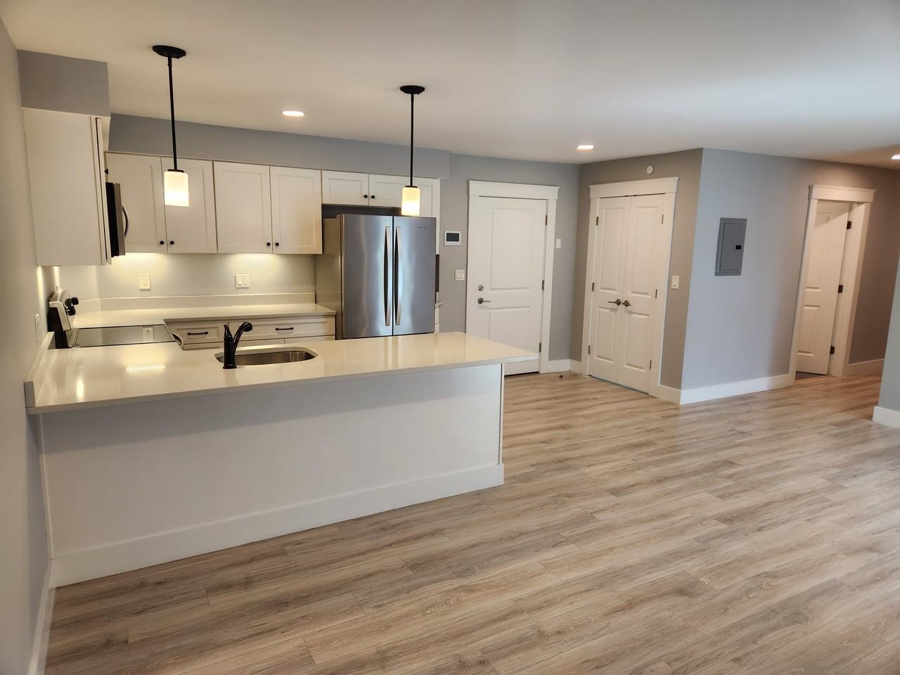 557 Varnum Avenue - Photo 3 of 45