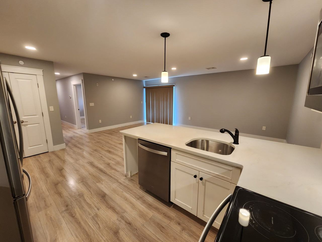557 Varnum Avenue - Photo 7 of 45