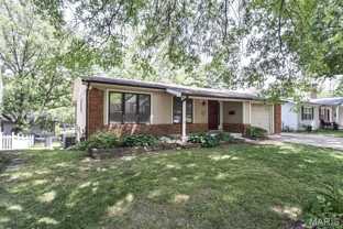 738 N Woodlawn Ave - Photo 1 of 1