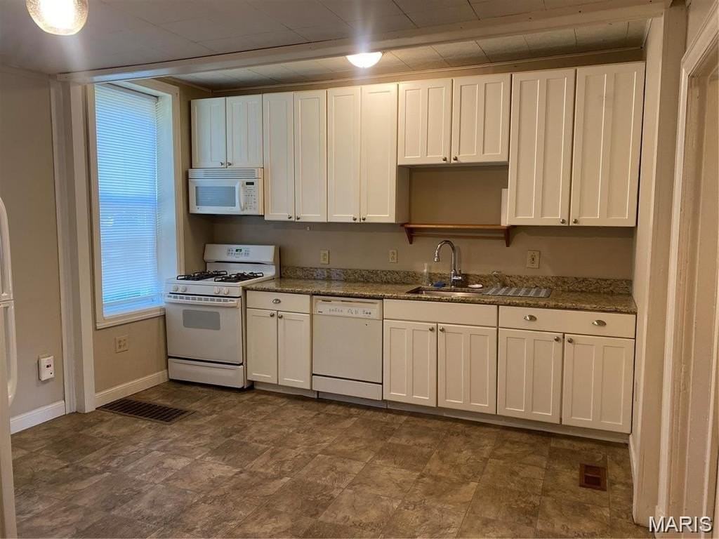 6749 Alabama Ave - Photo 5 of 12