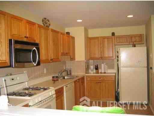 155 Vasser Dr - Photo 5 of 14