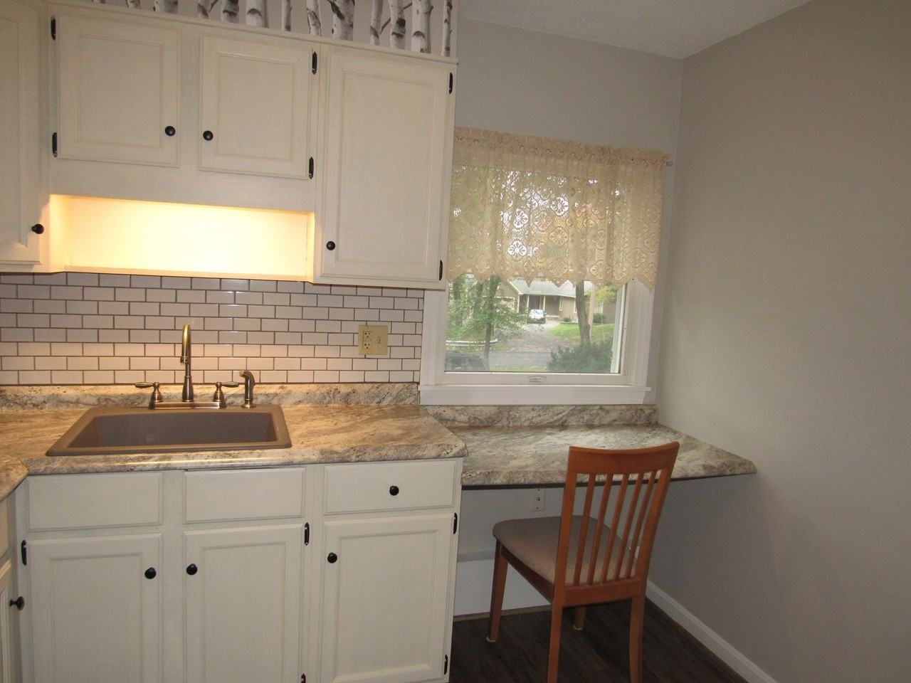 16 Whitney St #B - Photo 2 of 12