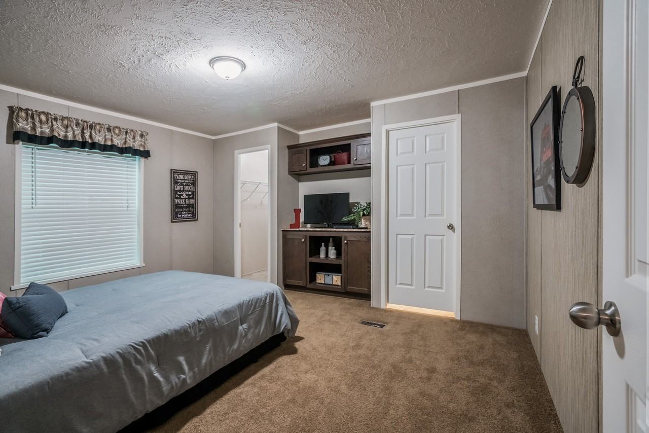 10 Daisy Dr #10 - Photo 6 of 9