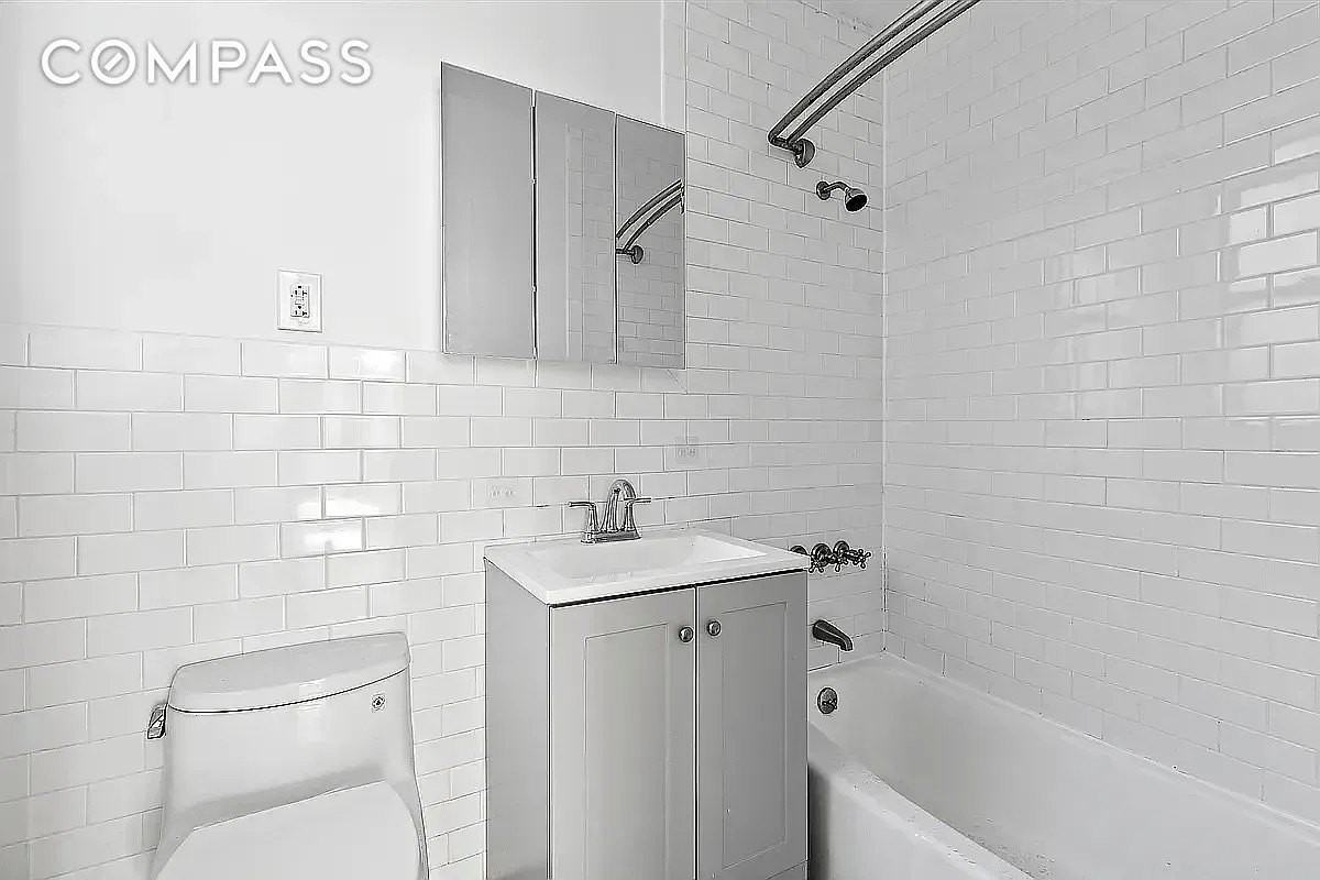 401 W 45th St #4A - Photo 5 of 5