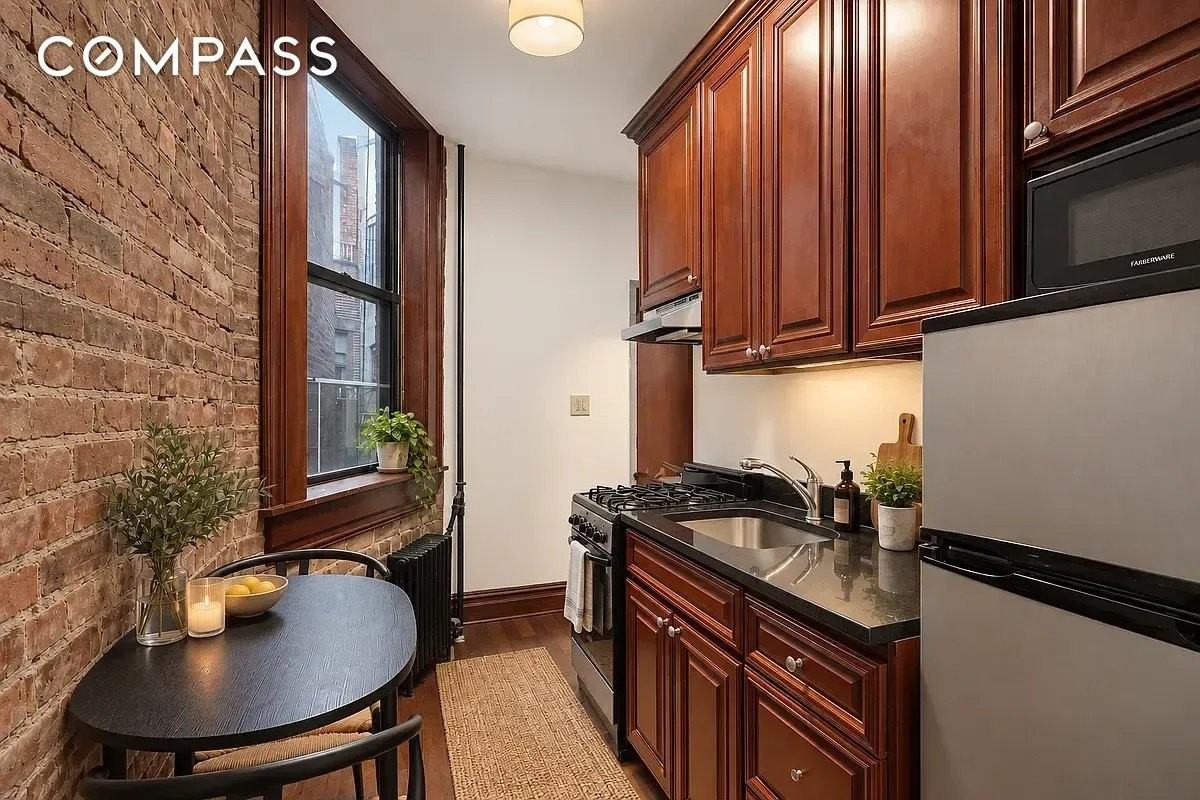 336 E 5th St #6RE - Photo 2 of 3