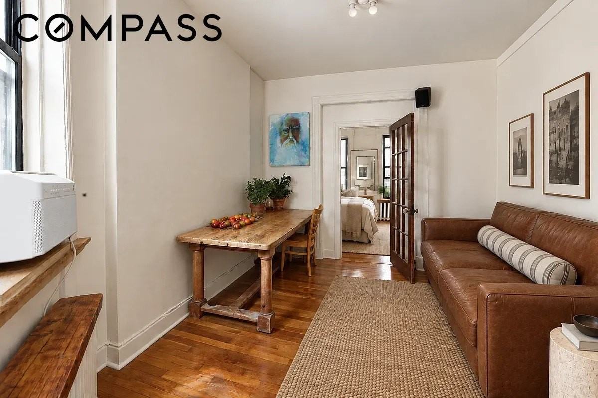 241 E 7th St #6C - Photo 3 of 8