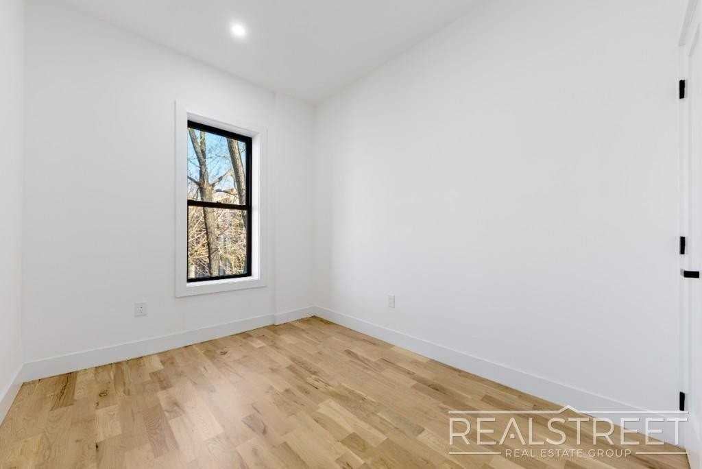 51 Rockaway Ave #1 - Photo 5 of 10