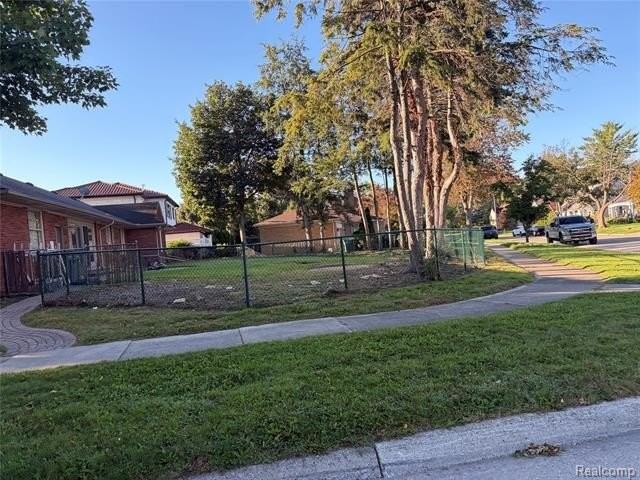 1941 Hawthorne St - Photo 2 of 3