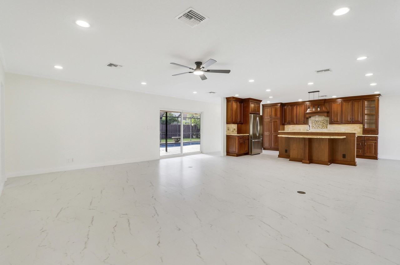 100 Sw 15th Ct - Photo 5 of 41