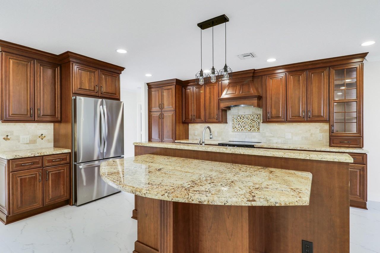100 Sw 15th Ct - Photo 6 of 41
