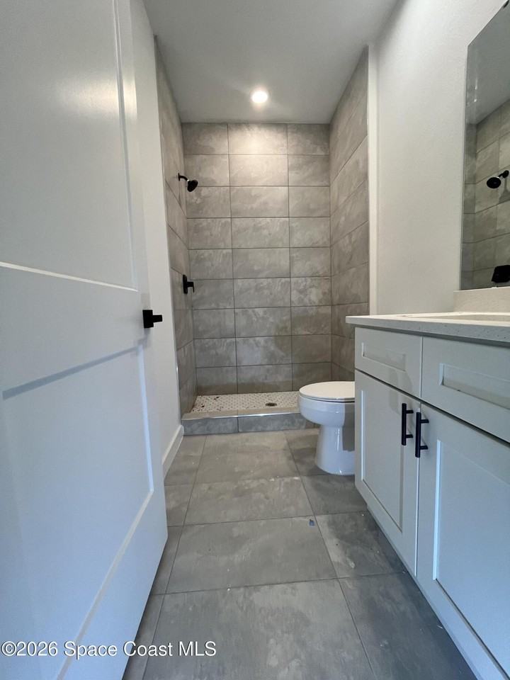 3271 Hewitt Ave Se - Photo 5 of 7