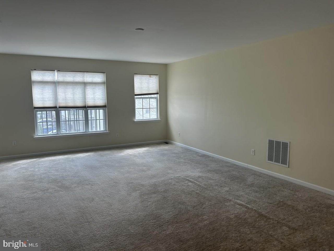 442 Toftrees Dr - Photo 2 of 13