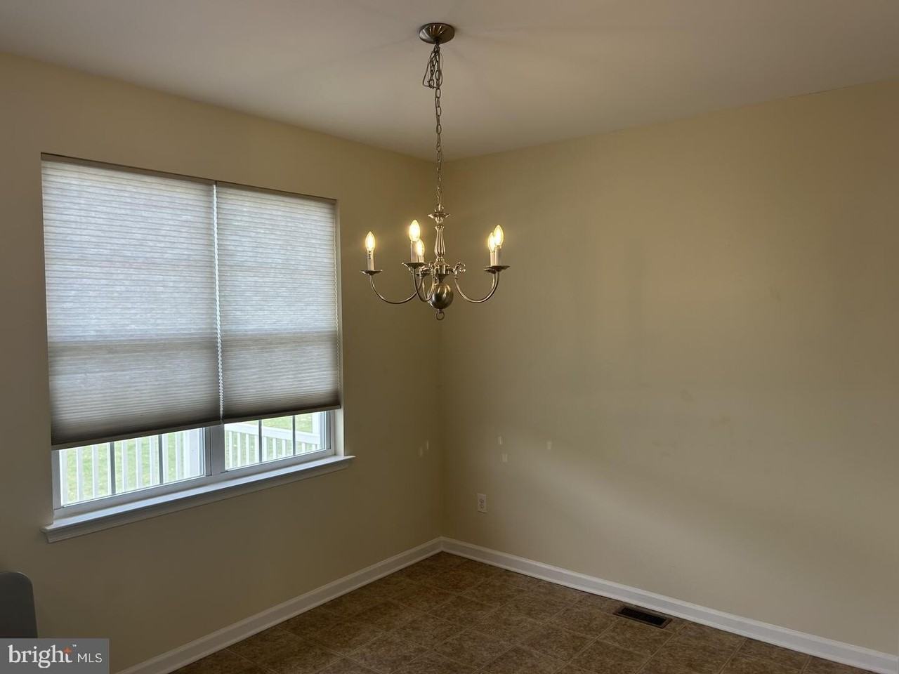 442 Toftrees Dr - Photo 5 of 13